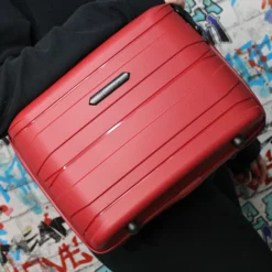 IT Luggage Momentous - Vanity Case (German Red) 13 IT Luggage Momentous - Vanity Case (German Red) -Suitcase Shop 1 8b7e06d1 b51b 4360 8a2e 4385948a372f