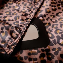 IT Luggage Glitzy - Vanity Case (Metallic Rose Gold) 16 IT Luggage Glitzy - Vanity Case (Metallic Rose Gold) -Suitcase Shop 2 ed167f4e 1515 4a84 ae3f 4479a481b644