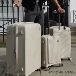 IT Luggage Spontaneous II - 3pc Set (Feather Grey) 31 IT Luggage Spontaneous II - 3pc Set (Feather Grey) -Suitcase Shop 4 875c97c4 b2ca 4031 84d7 cb1060b2d622