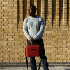 IT Luggage Momentous - Vanity Case (German Red) 11 IT Luggage Momentous - Vanity Case (German Red) -Suitcase Shop jessechvce